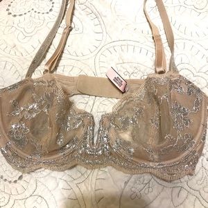 Victoria’s Secret dream angels bra